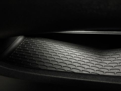 Used 2023 Lincoln Nautilus Reserve image 22