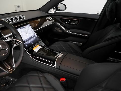 Used 2026 Mercedes-Benz Maybach S 580 4MATIC image 56