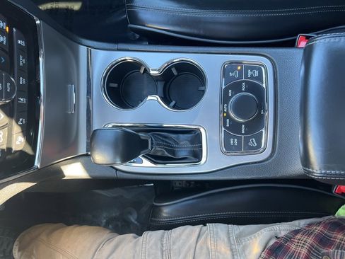 Certified 2021 Jeep Grand Cherokee Overland image 32