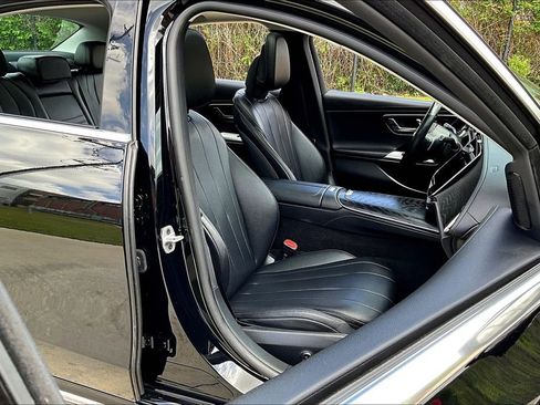 Used 2025 Mercedes-Benz E 350 Sedan image 10