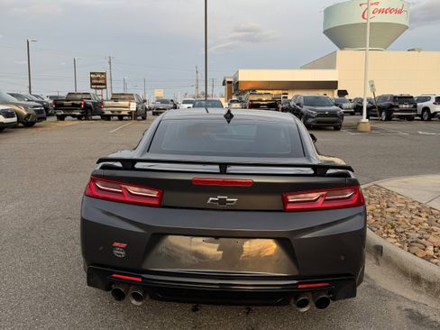 Used 2017 Chevrolet Camaro SS image 7