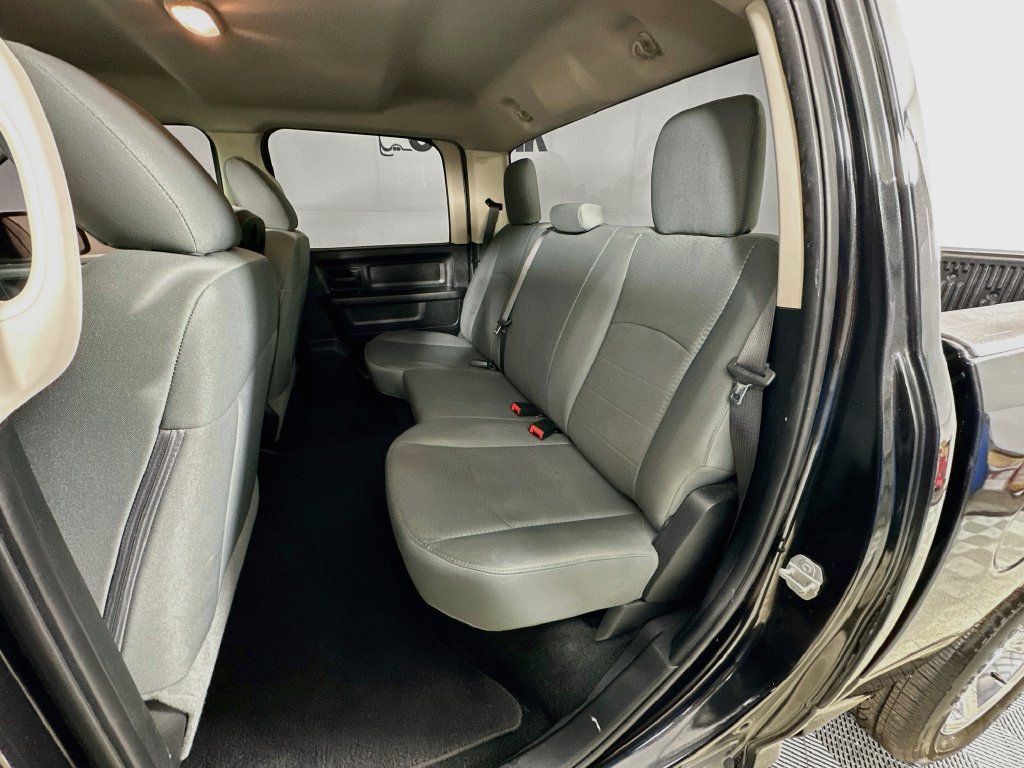 Used 2016 RAM 1500 Express RWD image 23