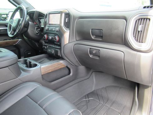 Used 2022 Chevrolet Silverado 1500 High Country w/ Technology Package AWD/4WD image 11