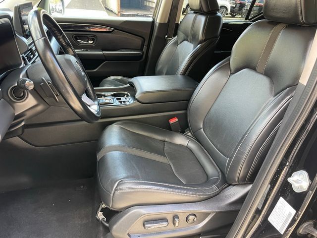 Used 2023 Honda Pilot Touring image 6