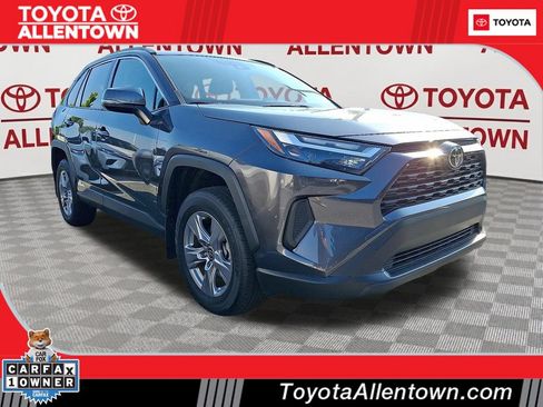 Used 2025 Toyota RAV4 XLE AWD/4WD image 1