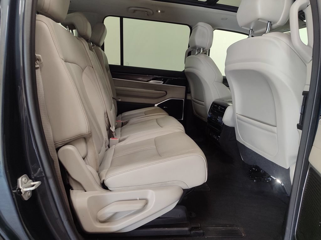 Used 2023 Jeep Wagoneer 4WD w/ Premium Group I image 22