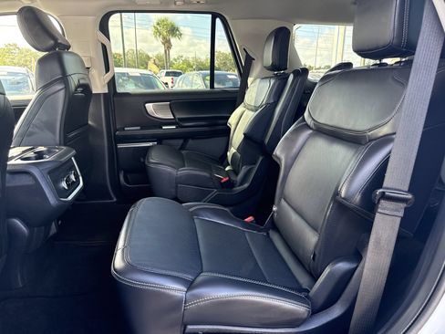 Certified 2025 Ford Expedition Platinum AWD/4WD image 25