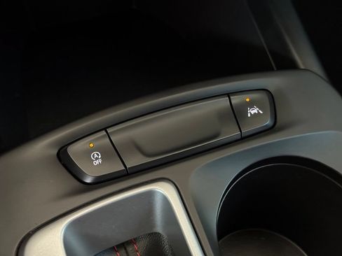 Used 2024 Chevrolet Trax RS w/ Sunroof Package FWD image 33