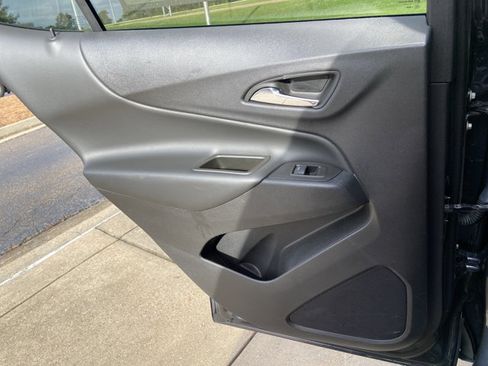 Used 2023 Chevrolet Equinox LT FWD image 50