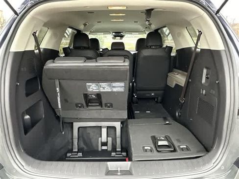 Used 2025 Kia Carnival image 27