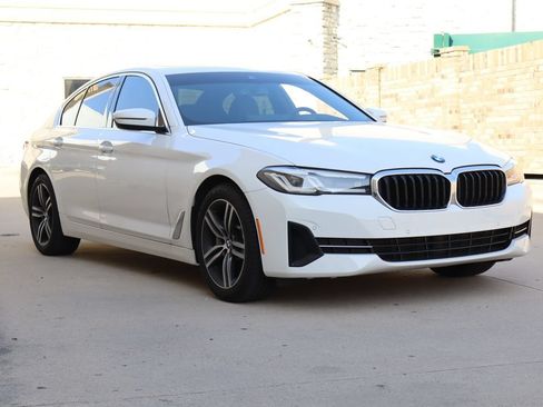Used 2023 BMW 530i w/ Premium Package RWD image 2