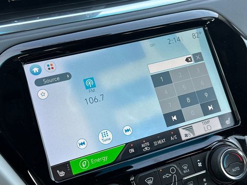 Used 2019 Chevrolet Bolt Premier w/ Infotainment Package image 18