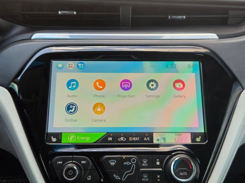 Used 2019 Chevrolet Bolt Premier w/ Infotainment Package FWD image 18
