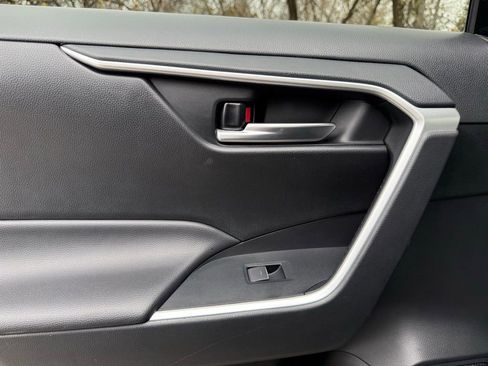 Used 2024 Toyota RAV4 XLE image 31