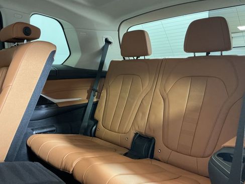 Certified 2022 BMW X7 xDrive40i w/ Executive Package image 29