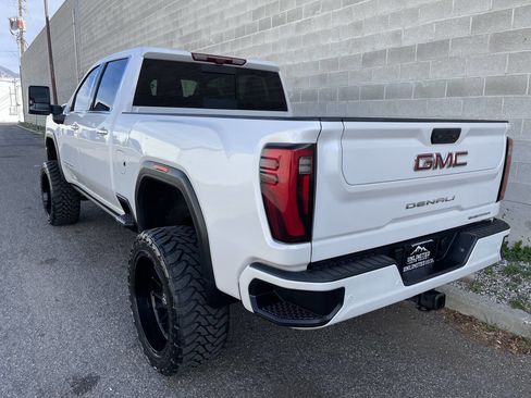 Used 2024 GMC Sierra 3500 Denali w/ Technology Package image 29