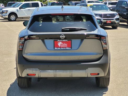 New 2025 Nissan Kicks SV image 5