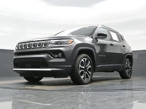 Used 2022 Jeep Compass Limited AWD/4WD image 27