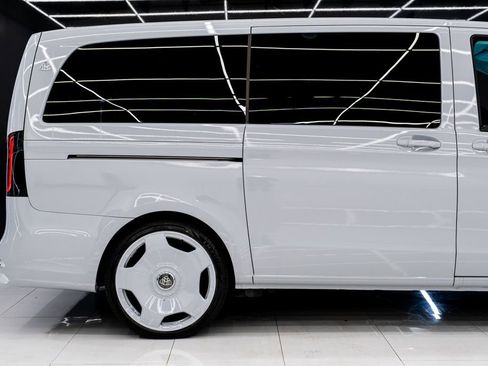Used 2023 Mercedes-Benz Metris Passenger image 11