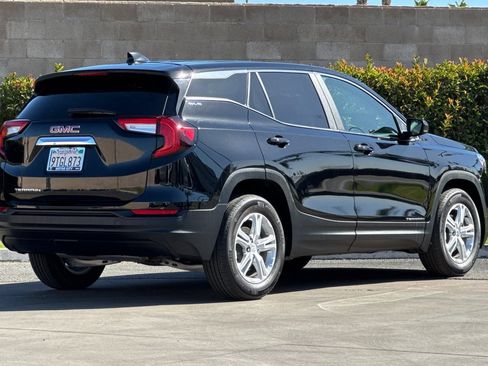 Certified 2024 GMC Terrain SLE FWD image 4