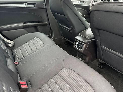 Used 2016 Ford Fusion SE image 27