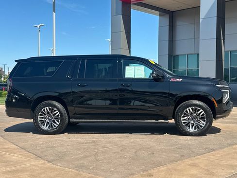 Used 2026 Chevrolet Suburban Z71 w/ Z71 Off-Road Package AWD/4WD image 3