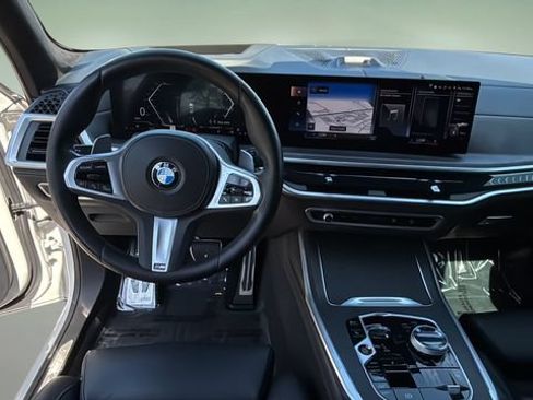 Used 2023 BMW X7 xDrive40i w/ Executive Package AWD/4WD image 17