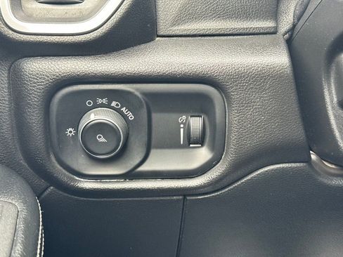 Used 2021 RAM 2500 Big Horn image 25