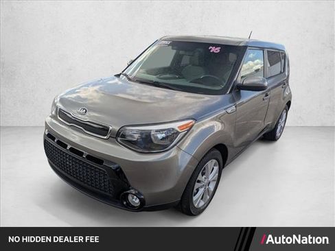 Used 2016 Kia Soul + FWD image 1