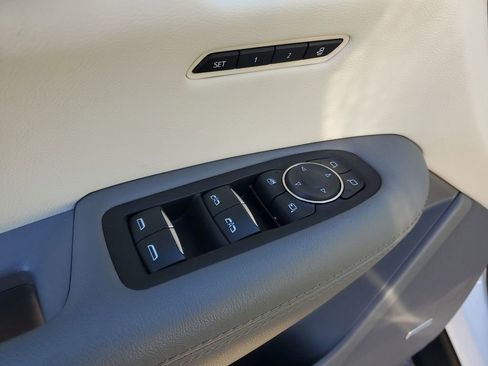 Used 2023 Cadillac XT5 Premium Luxury image 21