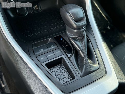 Used 2024 Toyota RAV4 XLE image 23