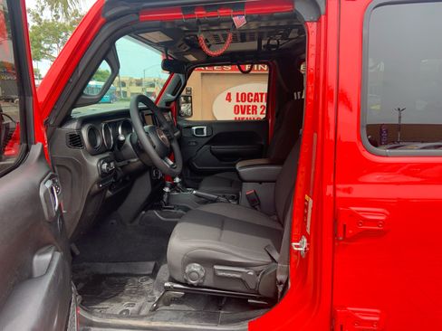 Used 2023 Jeep Wrangler Unlimited AWD/4WD image 11