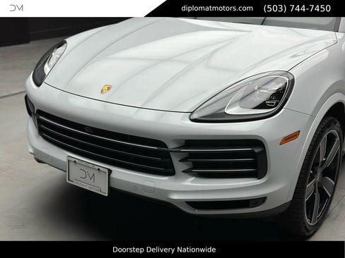 Used 2023 Porsche Cayenne image 13