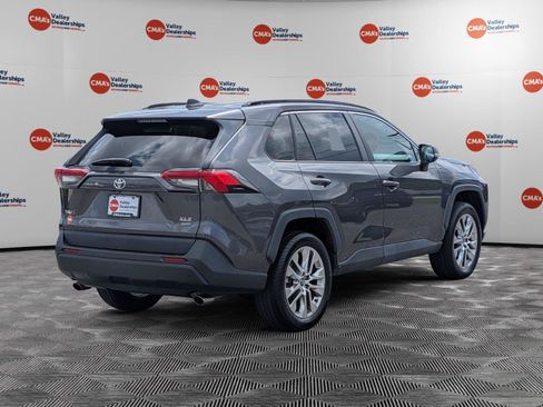 Used 2020 Toyota RAV4 XLE Premium AWD/4WD image 5