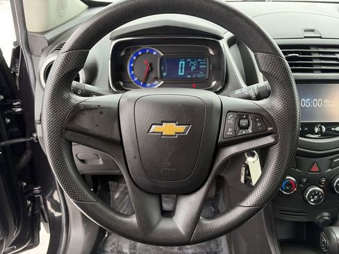 Used 2015 Chevrolet Trax LS AWD/4WD image 26