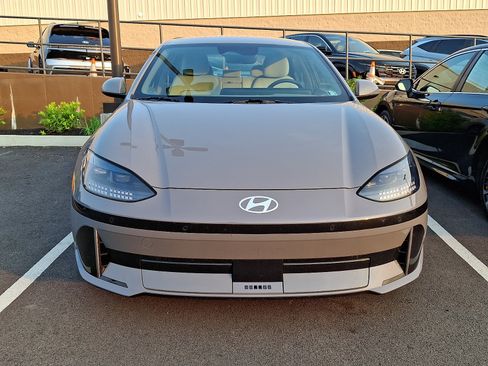 Used 2024 Hyundai Ioniq 6 SEL AWD/4WD image 2