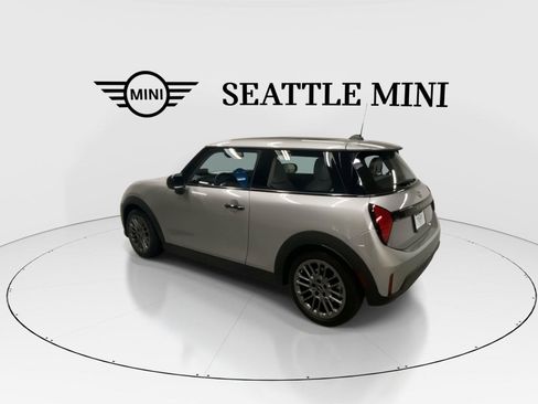 Used 2025 MINI Cooper 2-Door Hardtop FWD image 8
