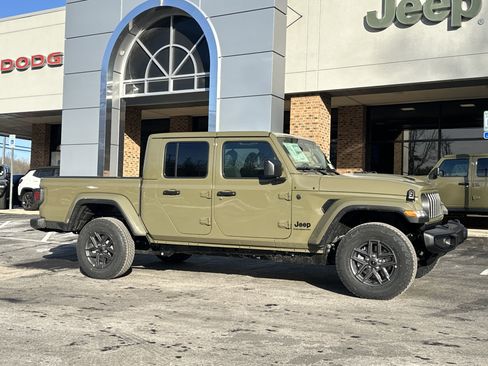 New 2026 Jeep Gladiator Sport image 19