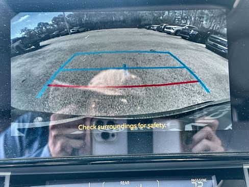 Used 2025 Toyota Sienna XLE image 15