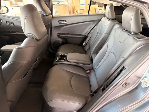 Used 2017 Toyota Prius Prime Premium image 14