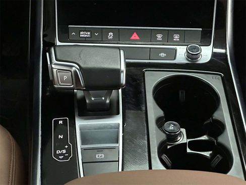 Used 2023 Audi Q7 2.0T Premium w/ Convenience Package image 21