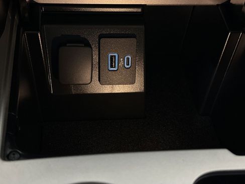 Used 2024 Ford Explorer XLT w/ Class IV Trailer Tow Package image 27