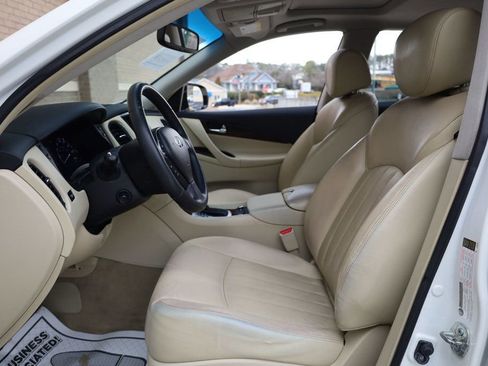 Used 2017 INFINITI QX50 AWD w/ Premium Plus Package image 14