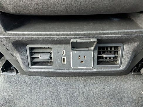 Used 2025 GMC Sierra 1500 SLT image 17