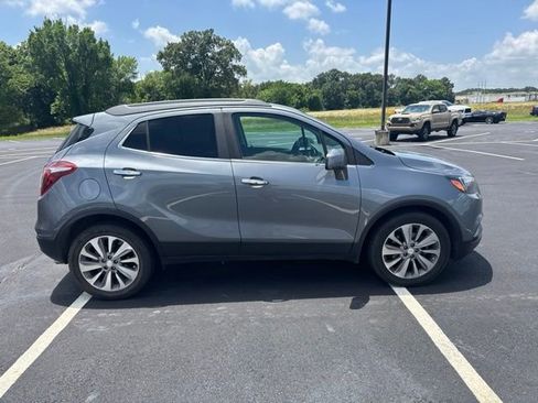Used 2020 Buick Encore Preferred FWD image 2