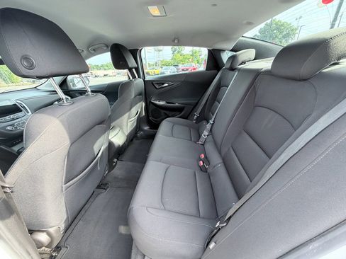 Used 2021 Chevrolet Malibu LS FWD image 26