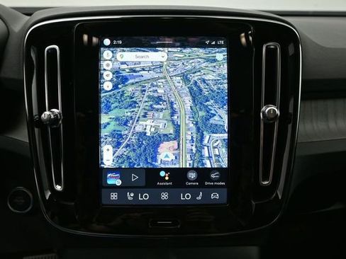 Used 2023 Volvo XC40 B4 Plus w/ Driver Assist Package FWD image 13