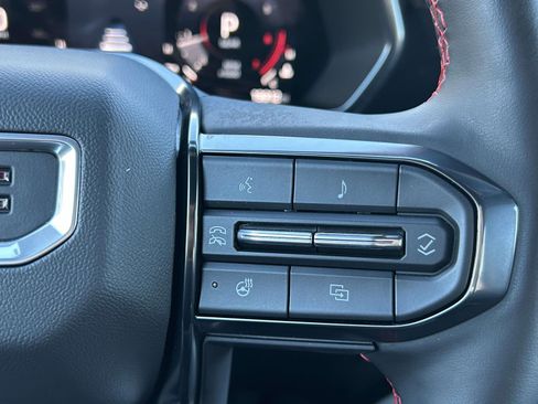 Used 2024 GMC Canyon AT4X image 24