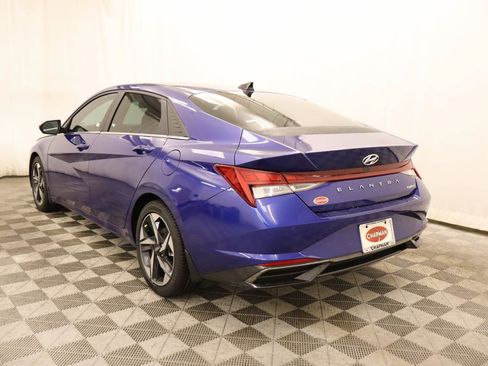 Used 2022 Hyundai Elantra Limited FWD image 3