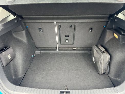 Used 2022 Volkswagen Taos SE image 5